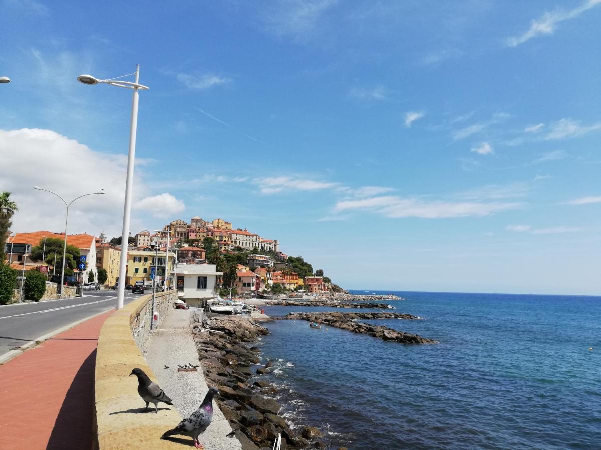 La Torretta Di Piero Con Terrazzi E Parcheggio Privato Citra Zero Zero Ottanta 31Lst0282 Daire Imperia Dış mekan fotoğraf