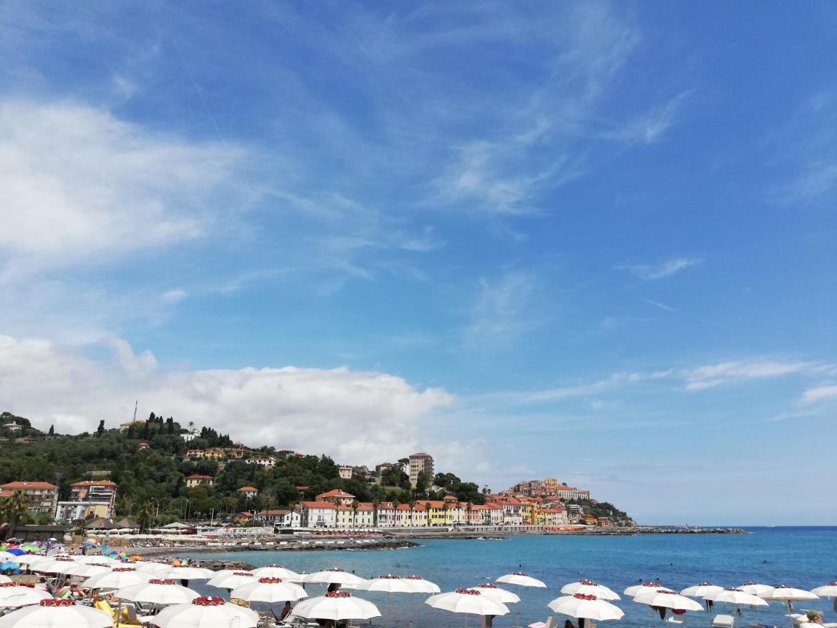 La Torretta Di Piero Con Terrazzi E Parcheggio Privato Citra Zero Zero Ottanta 31Lst0282 Daire Imperia Dış mekan fotoğraf