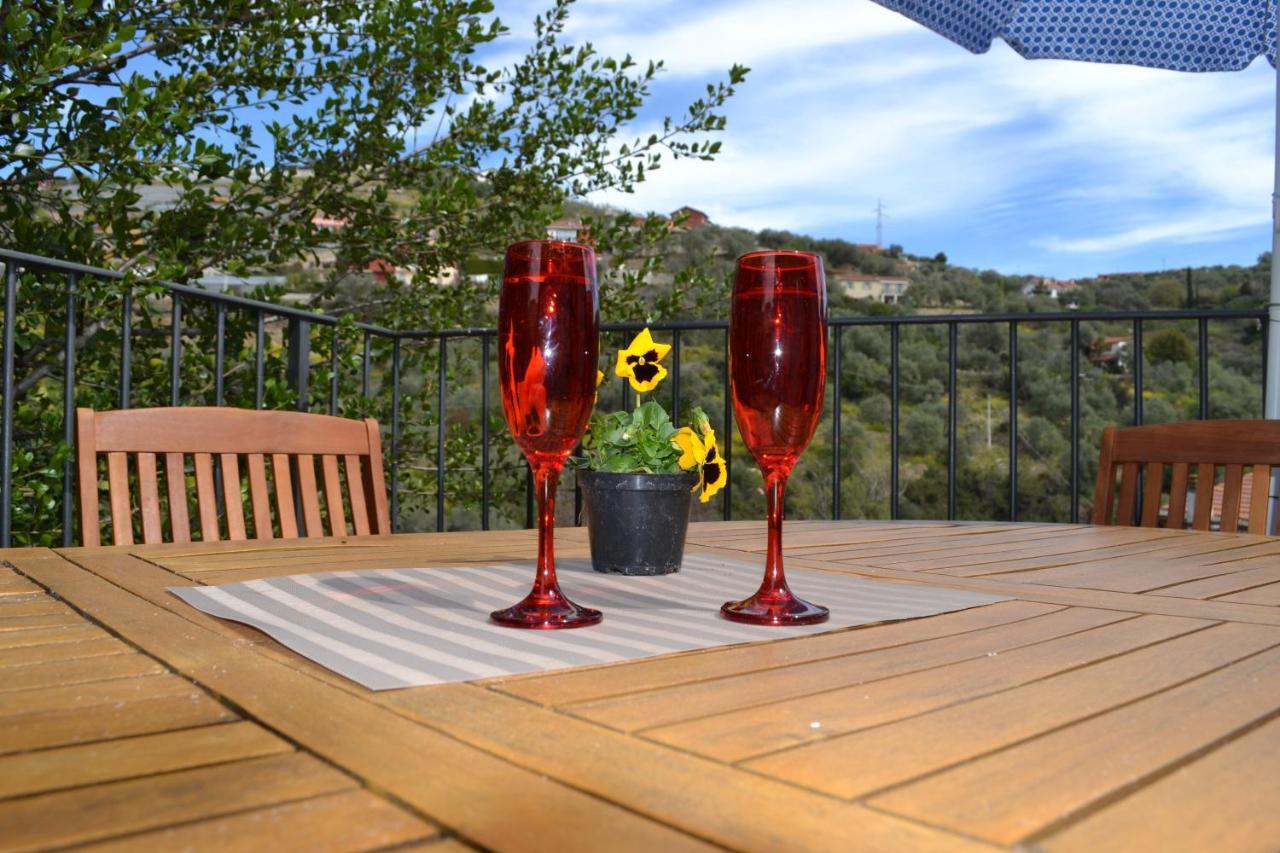 La Torretta Di Piero Con Terrazzi E Parcheggio Privato Citra Zero Zero Ottanta 31Lst0282 Daire Imperia Dış mekan fotoğraf